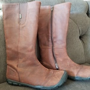 Keen tall boots